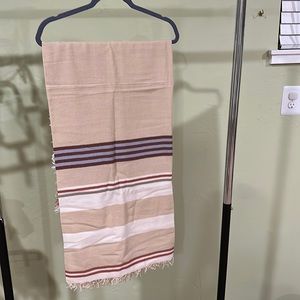 Aritza Scarve. Has wool material